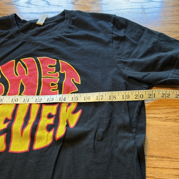 Canvas Sweet Fever graphic tee. Black. Large - Picture 4 of 5